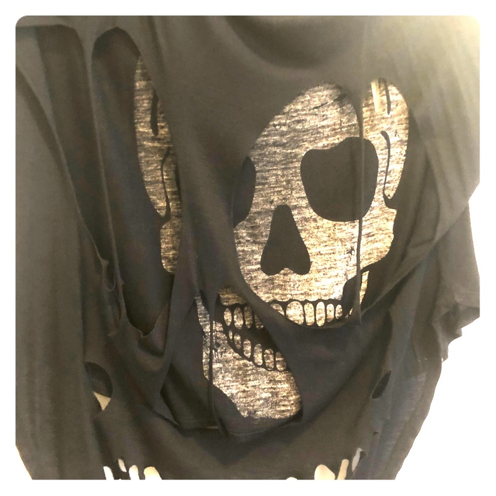 Skull Ripped T-shirt
